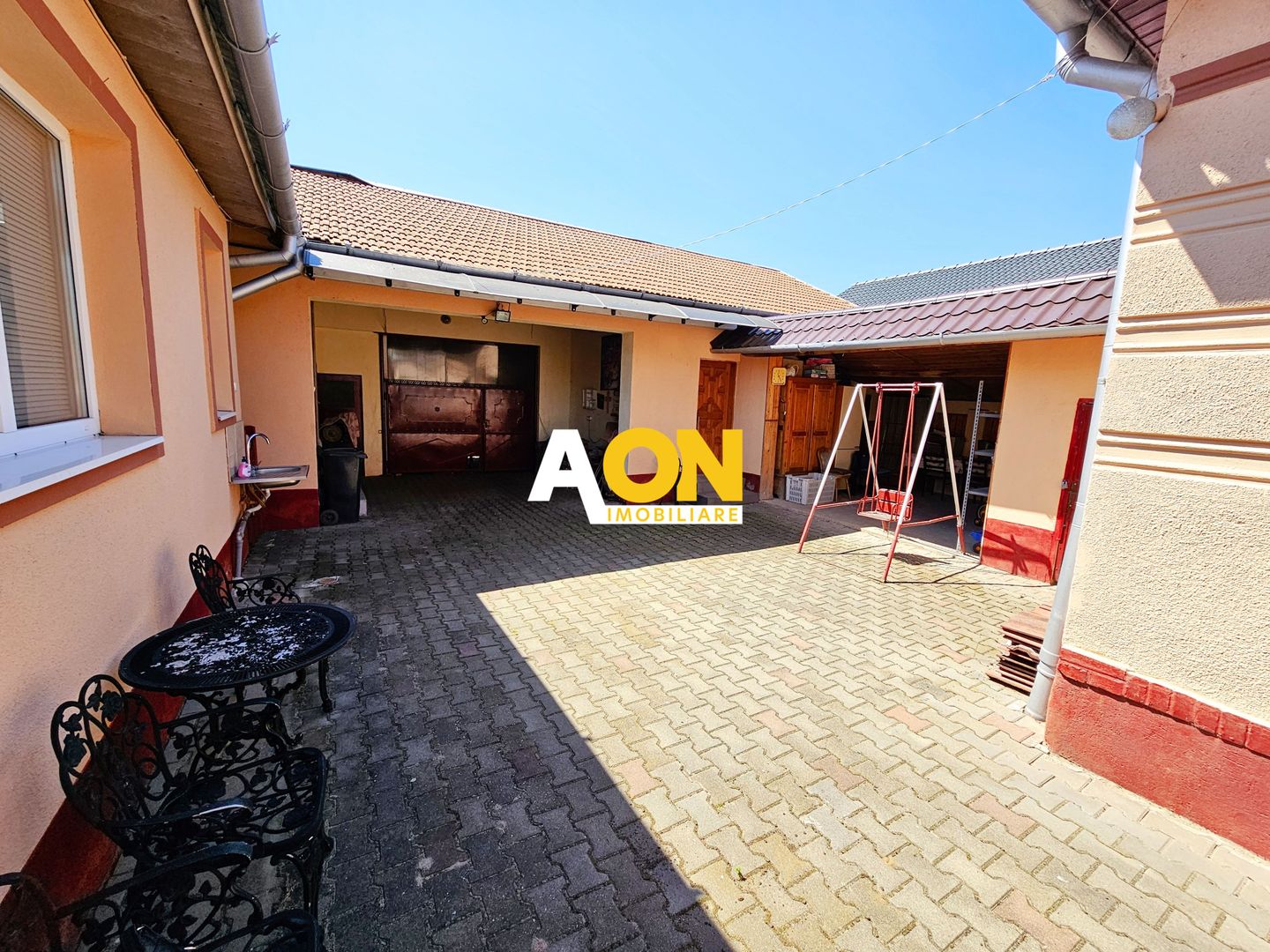 Casa cu 2 corpuri de cladire, 744 mp teren, toate utilitatile, Micesti - Poză 3