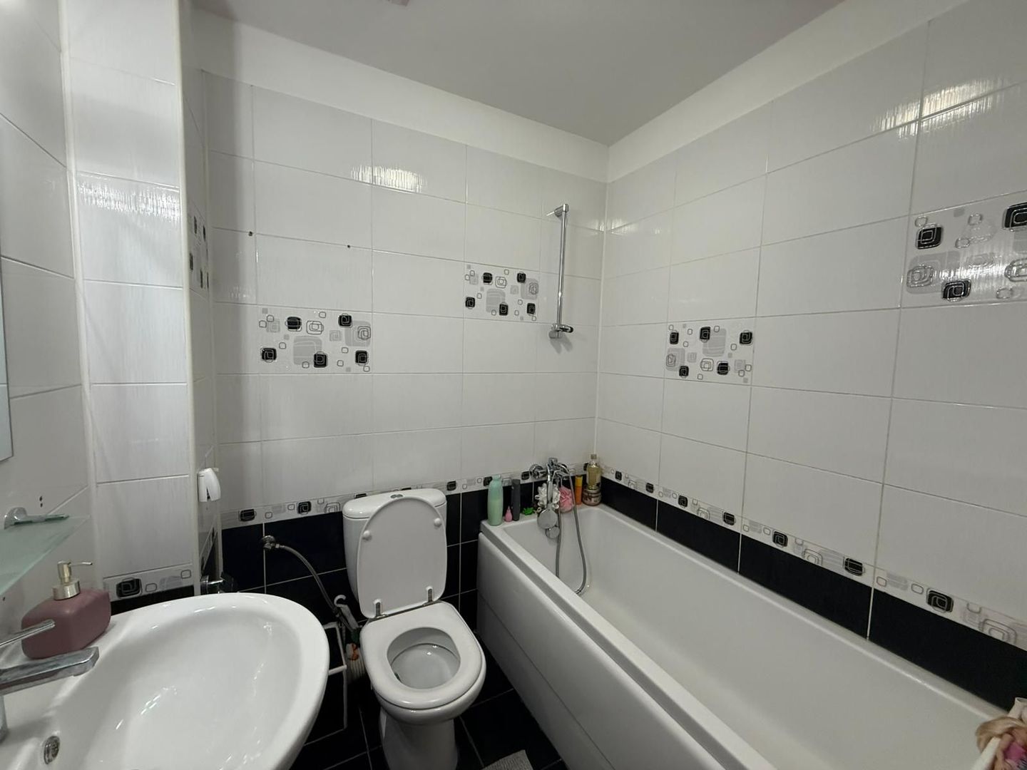Apartament cu 3 camere, decomandat, zona Albert - Poză 8