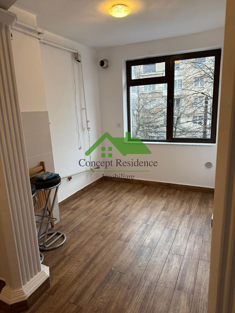 Apartament 3 camere – semidecomandat – ultracentral, Bd. Unirii - Poză 1