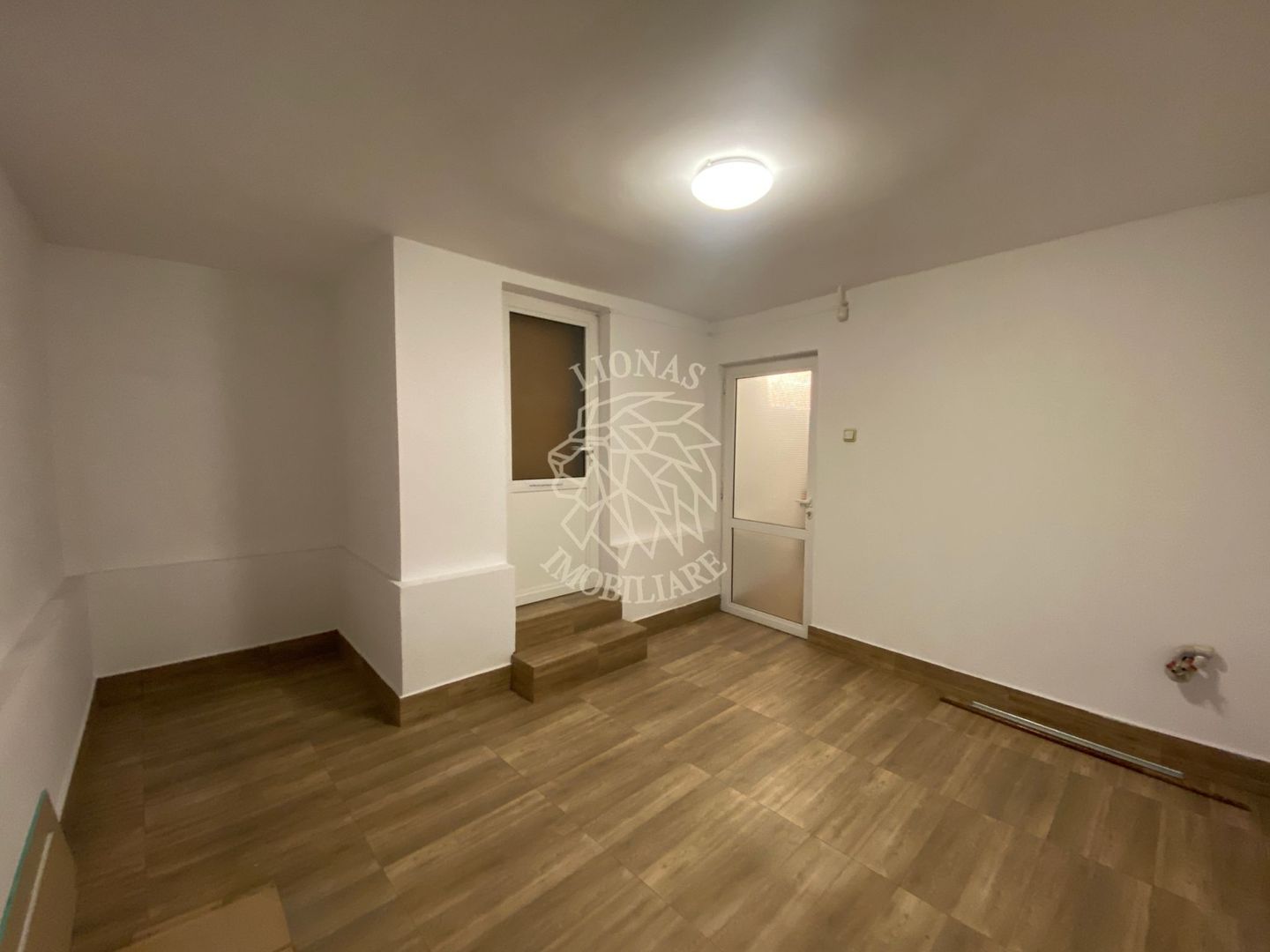 Spatiu comercial 50 mp- ideal birou/salon/cabinet- Zona Centrala - Poză 6