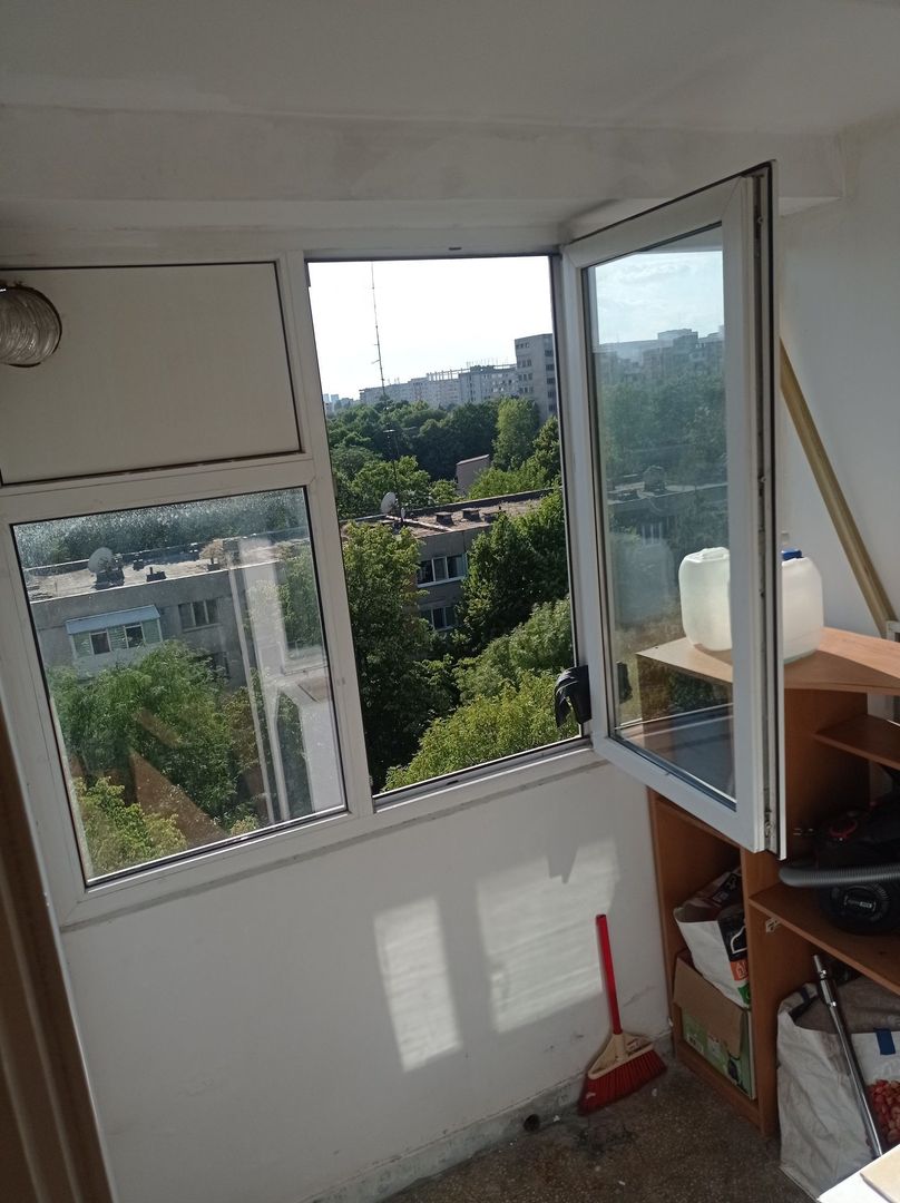 Garsonieră renovată, balcon închis, 50 m de metrou Costin Georgian - Poză 2