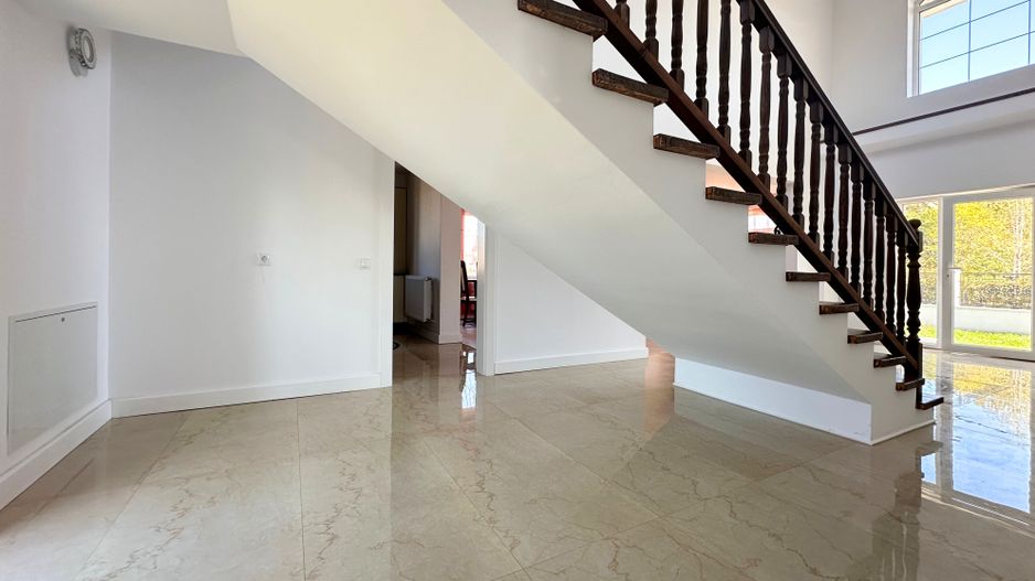 Vânzare casă 5 camere nouă elegantă și spațioasă în Hărman - Poză 14