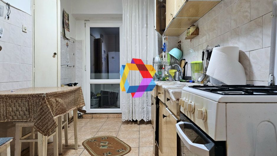 Apartament cu trei camere, zona Racadau 76 mp - Poză 5