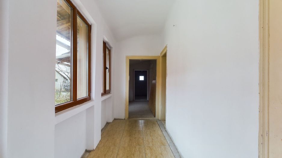 Oportunitate unică! Casă reabilitată parțial în Nitckidorf - Poză 2