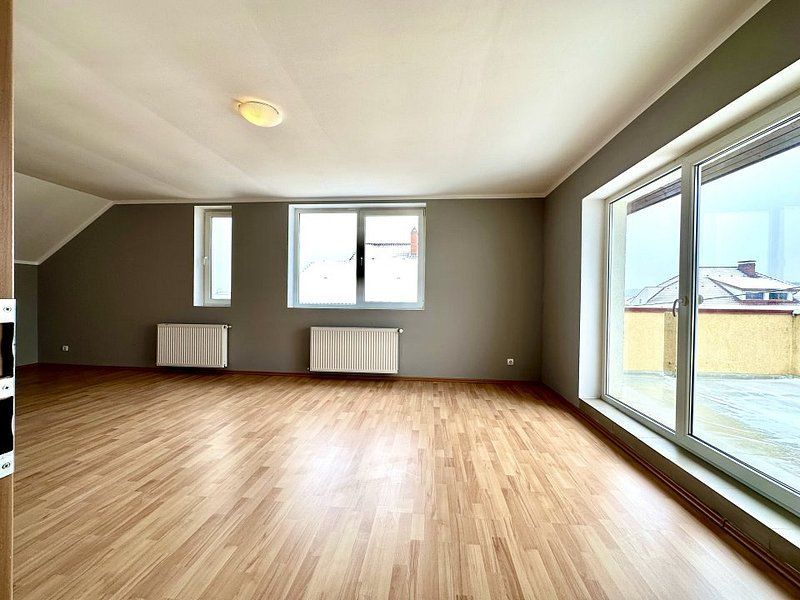 Casa de inchiriat - intrarea în Dumbravita - Poză 17