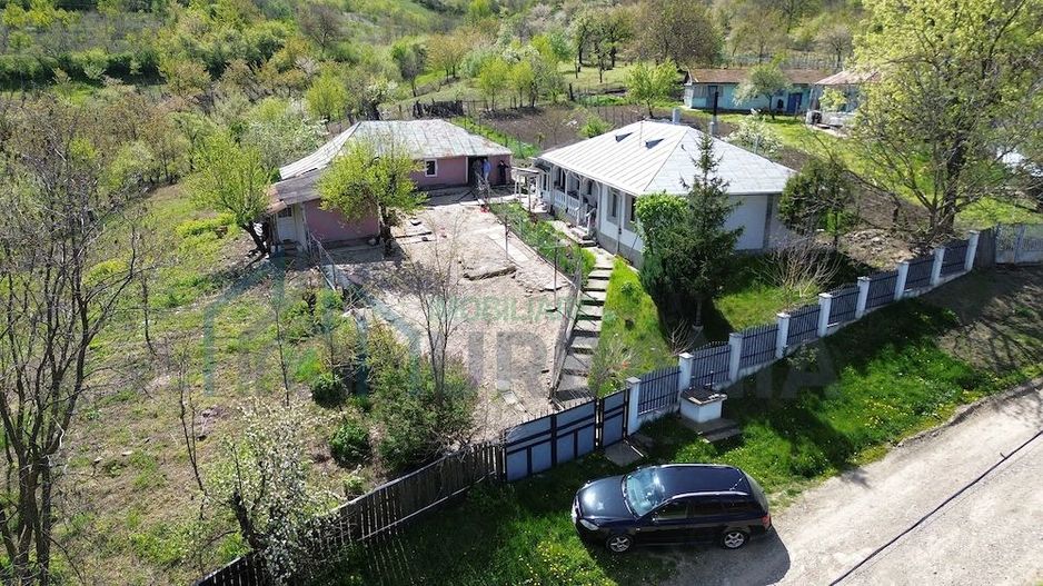 Casă renovată de vânzare în Comarna, Iași - Poză 5