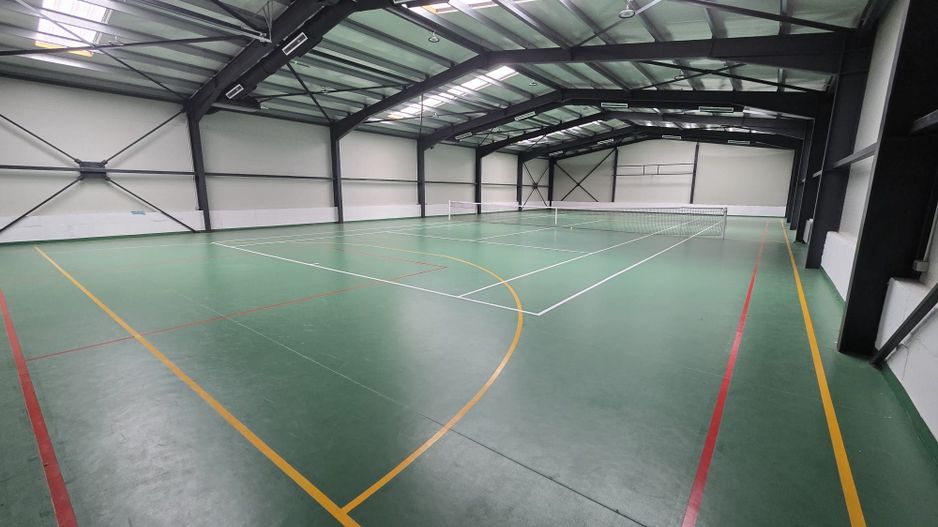 Spatiu Comercial 620 mp.parcare,birou,vestiar,baie - Poză 1