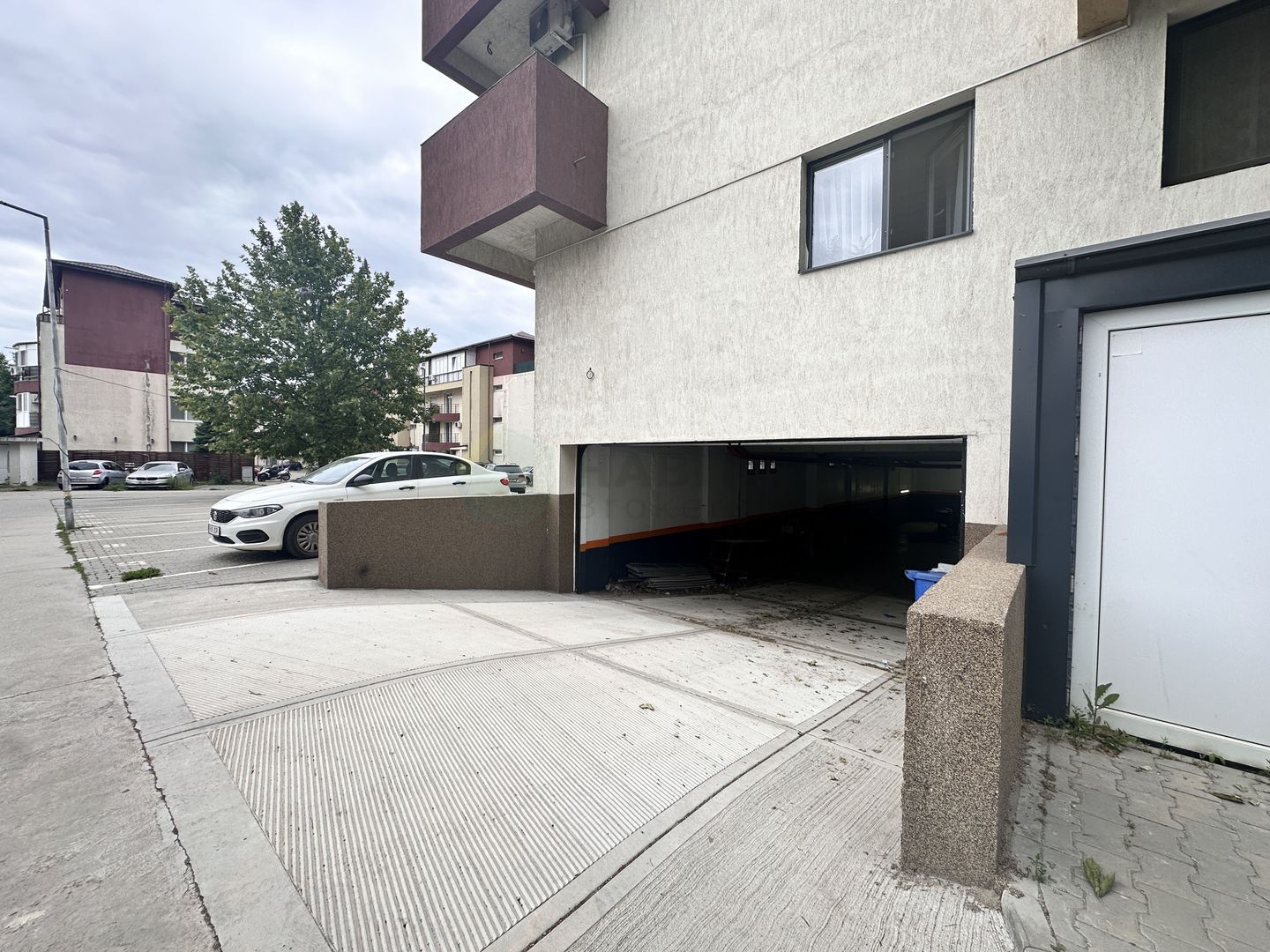 Avangarde Smart Storage | SU intre 50 si 1500mp | zona Cartierul Latin - Poză 13