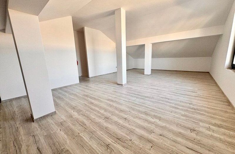 Vila cu bucatarie inclusa -otopeni central - Poză 27