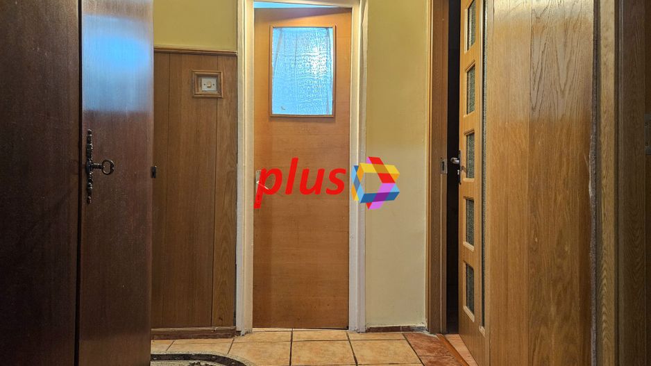 Apartament cu trei camere, zona Racadau 76 mp - Poză 2