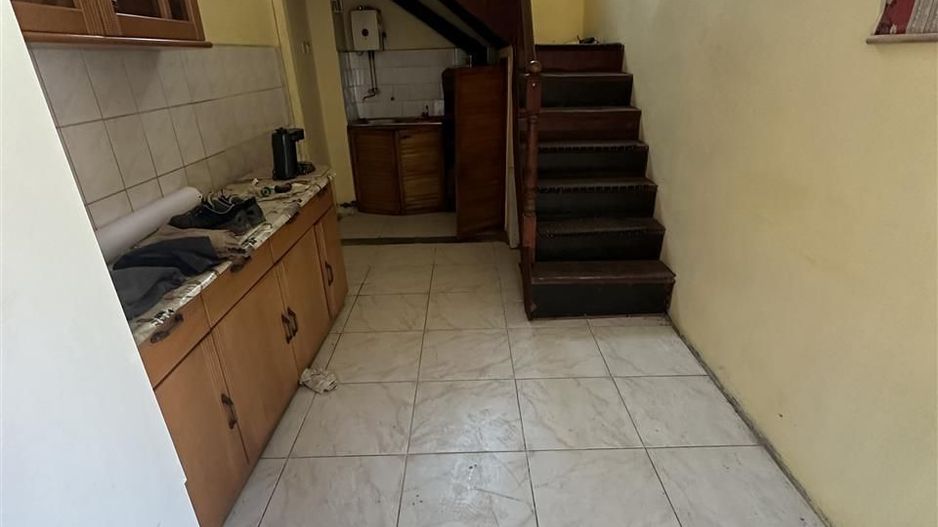 Casa individuala cu teren de 412 Piata Tineretului - Poză 4