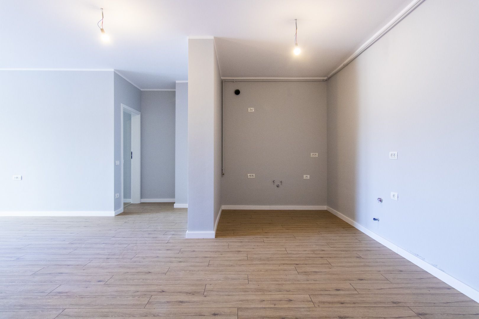 SPATIU COMERCIAL 100MP + 17 TERASA - 2 LOCURI DE PARCARE, BOXA INCLUSA 9MP - Poză 7