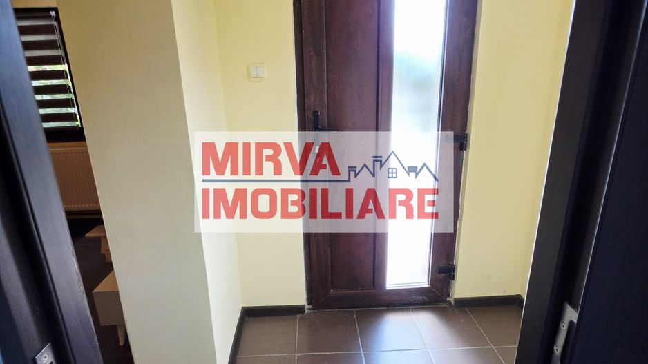 🏡 Casă renovată cu 6 camere, teren 557 mp – Berceni, Prahova - Poză 45