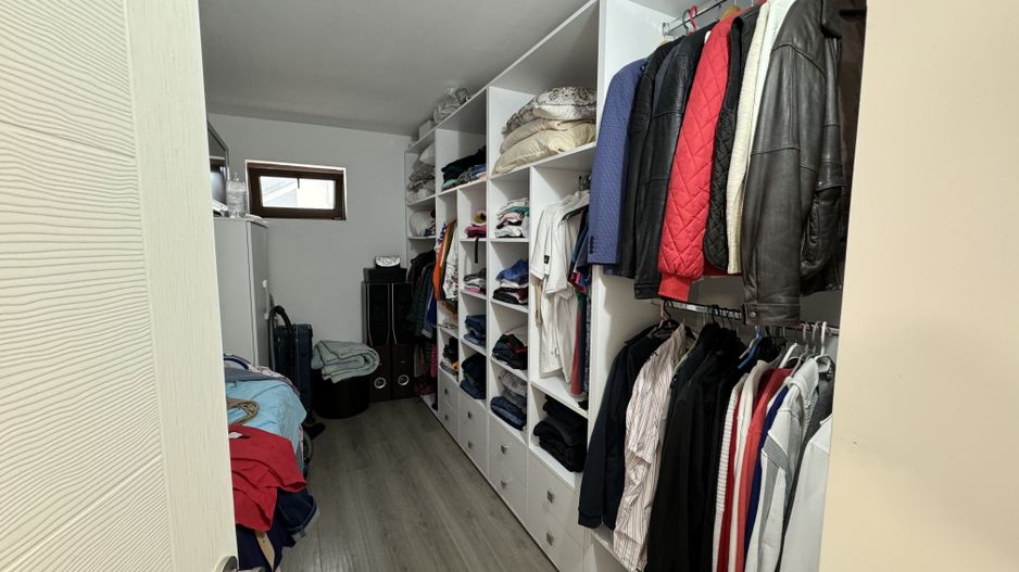 Casă Spațioasă de Vânzare în Ghimbav | Două Apartamente | Teren 579 mp - Poză 19