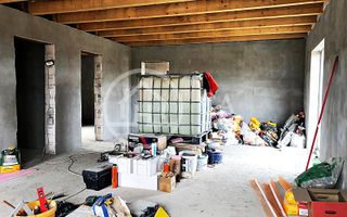 Casa de vanzare cu 4 camere pe str. Izvorului, zona Saldabagiu, Oradea - Poză 5