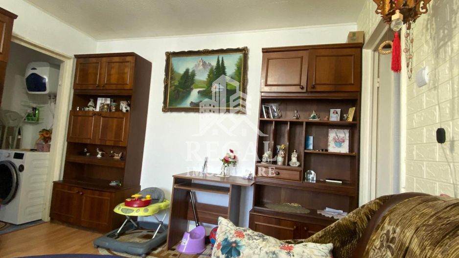 Apartament cu 2 camere semidecomandat Zona Micro 5/2 - Poză 2