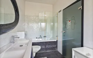 Vilă de arhitectură cu piscină, garaje și teren de 800 mp - Poză 31