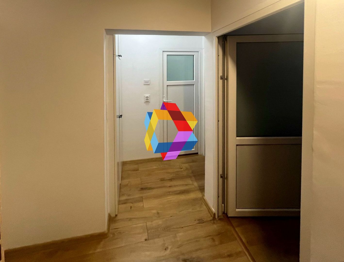 Apartament cu patru camere, zona Scriitorilor 79mp - Poză 2