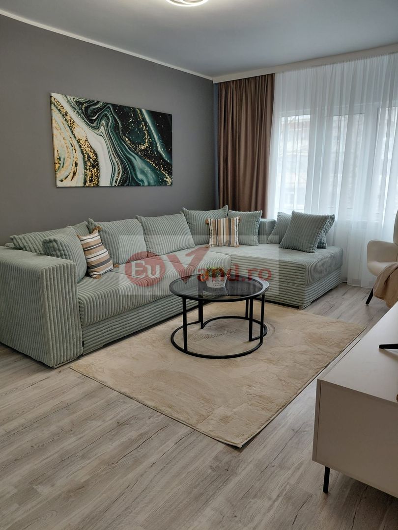 Vanzare - apartament cu 3 camere, Micro 16, renovat, mobilat nou - Poză 3