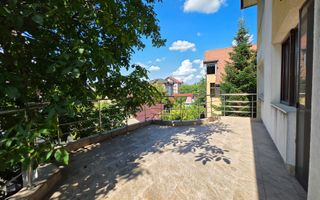 VILĂ SPAȚIOASĂ ÎN TĂTĂRAȘI | 450 MP | CURTE 400 MP - Poză 8