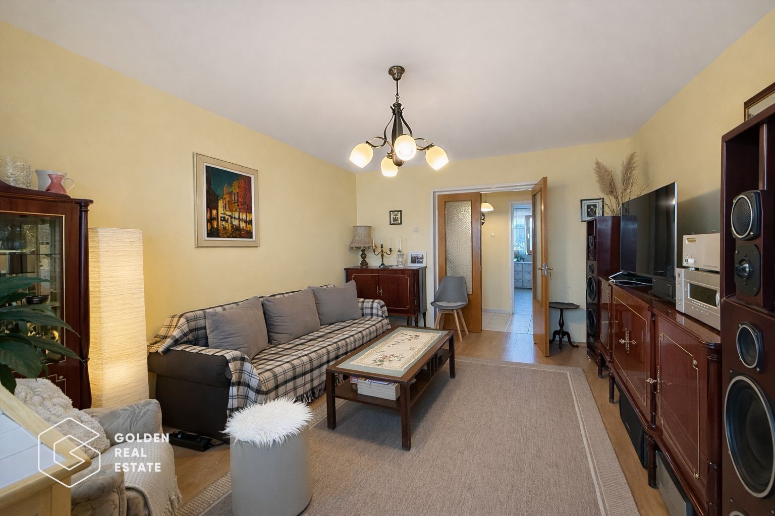 Apartament 5 camere decomandat, cu garaj si boxa, zona Vlaicu - Poză 2