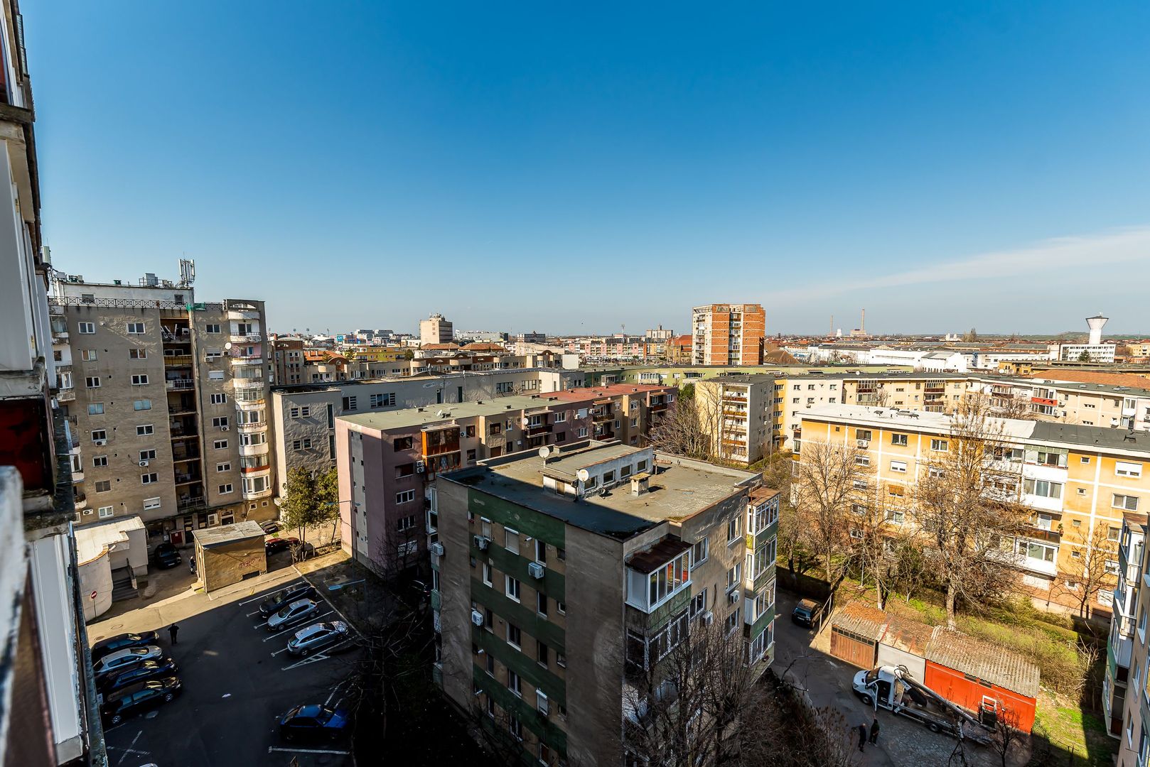 Apartament cu 3 camere în Podgoria Arad, vedere frumoasă, 2 balcoane - Poză 2