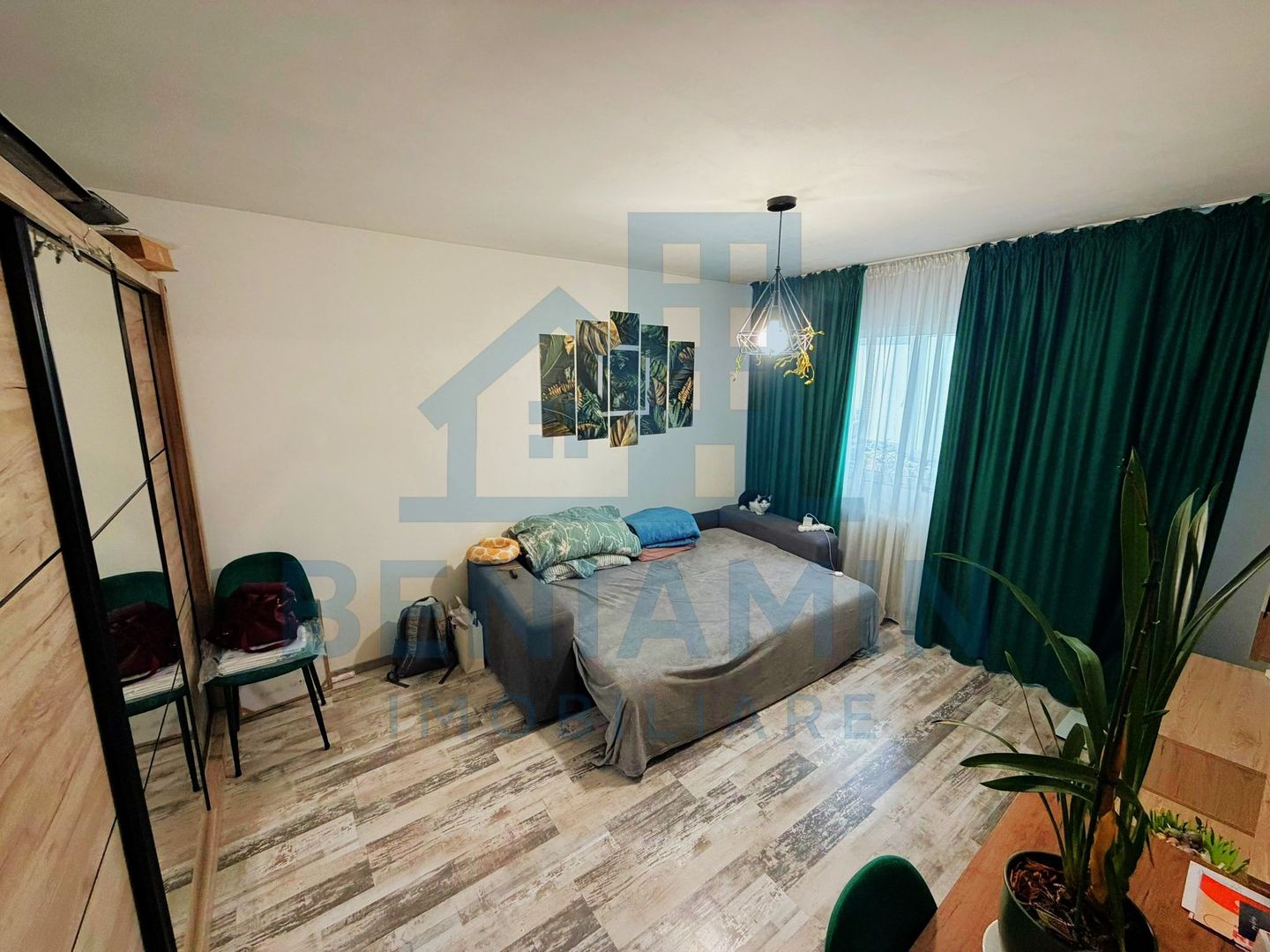 Garsoniera decomandata - etaj 3 - 33mp - mobilata - utilata - Sarari - Poză 2