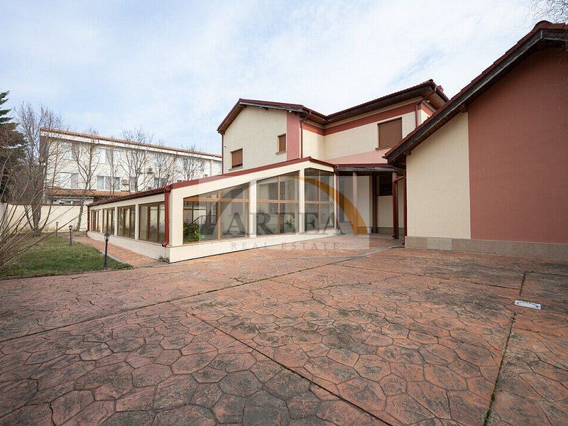 Vila cu 750 mp utili si teren de 1.480 mp in Erou Iancu Nicolae - Poză 8