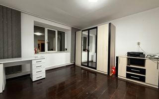 Casă spațioasă în Varias, împărțită în două unități cu acces separat - Poză 10