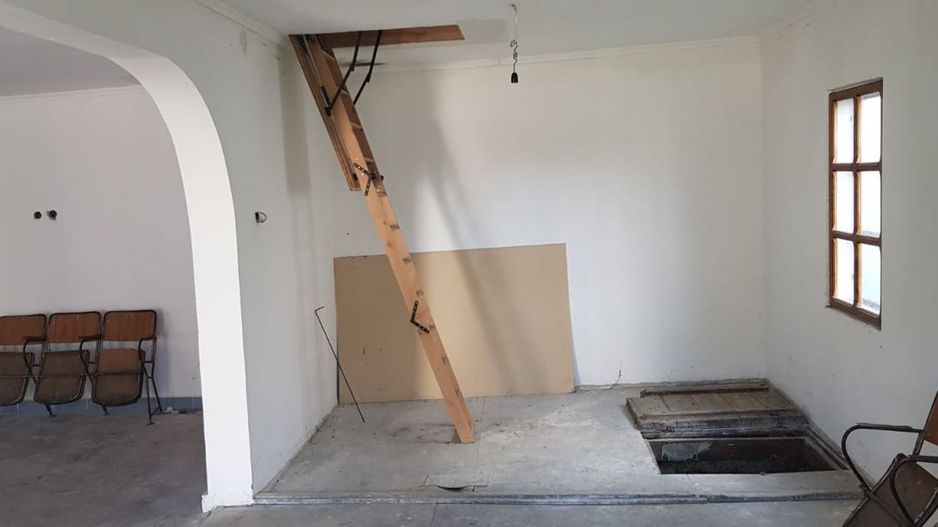 Casă versatilă de vânzare în Comuna Corbi, Argeș – ideală pentru afacere  - Poză 4