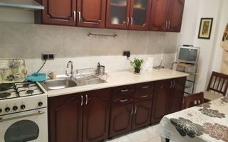 Apartament 1 cameră, parcare individuală și curte închisă. - Poză 1