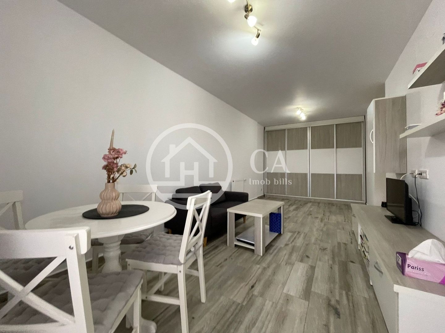 Apartament cu 1  camere de vânzare în zona Victoria Residence, Oradea - Poză 3