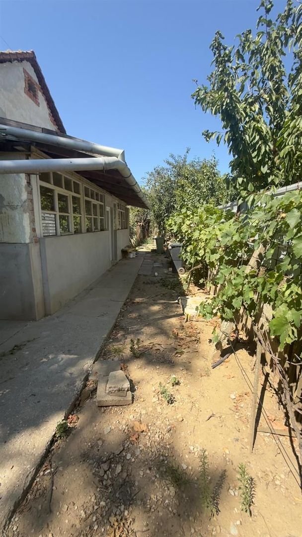 Casa Santandrei din caramida 250 mp teren - Poză 2