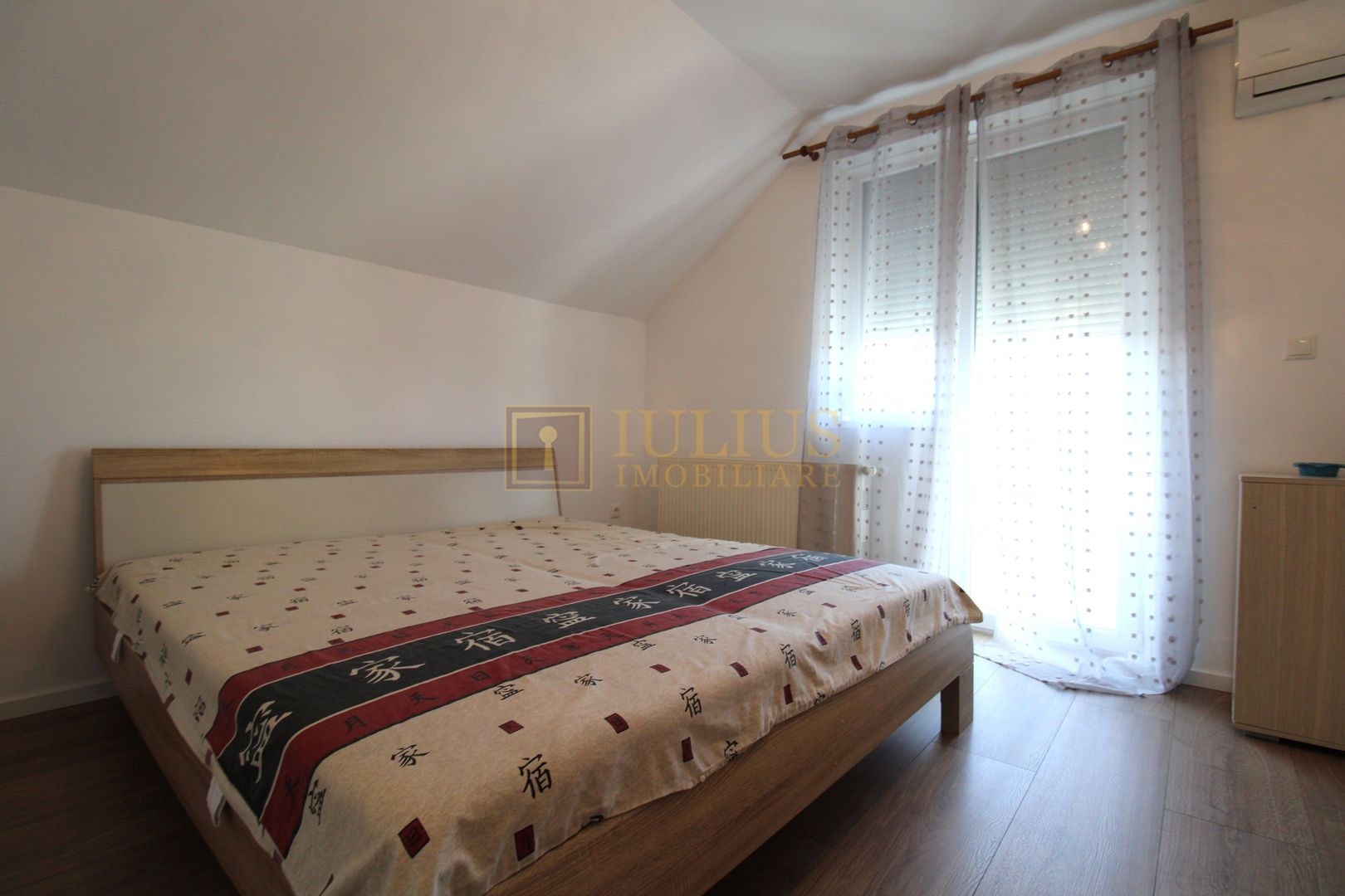 Casa in Blascovici, 5 camere + 3 bai, centrala proprie - Poză 13