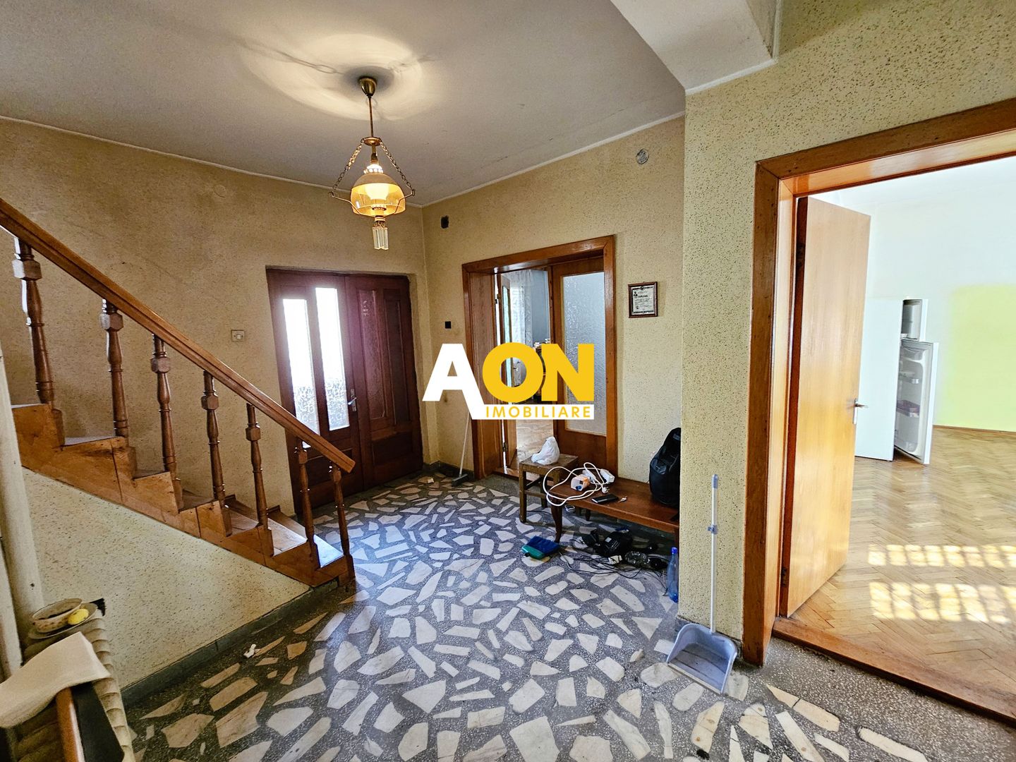 Casa tip duplex, 4 camere, garaj. Cetate, zona HCC - Poză 2