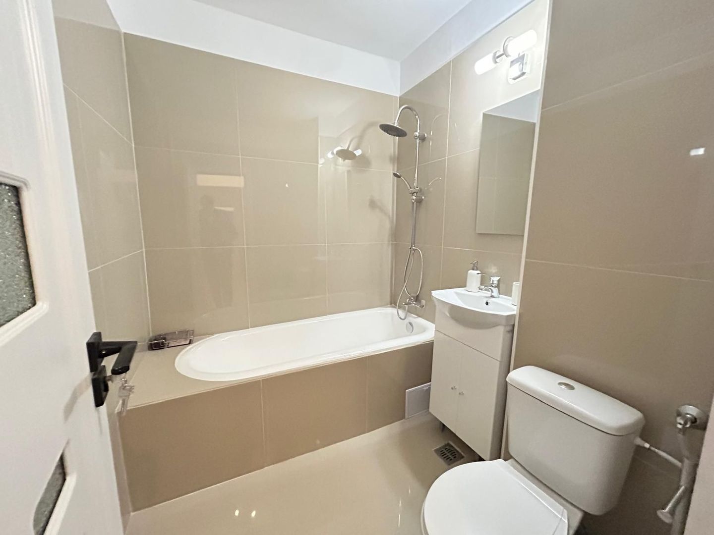 APARTAMENT 2 CAMERE POD BASARAB | BOXA INCLUSA - Poză 6