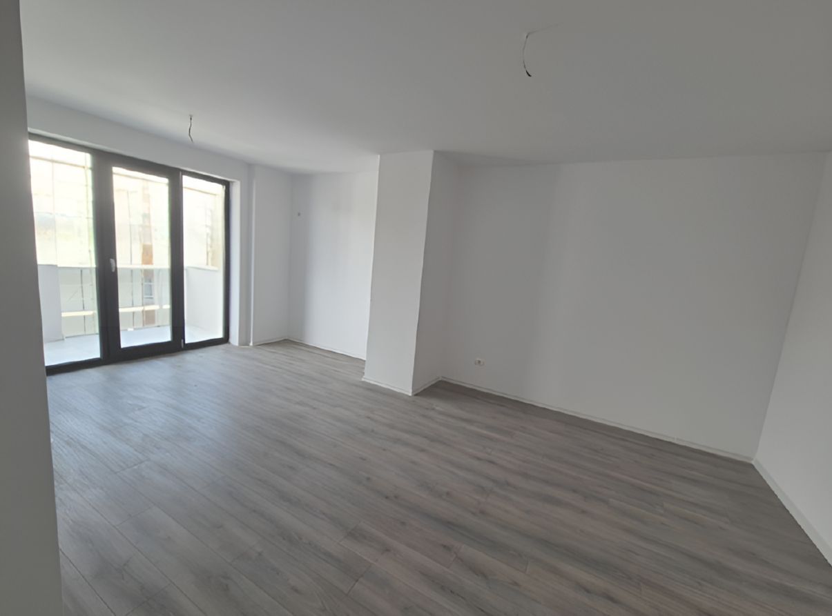 Apartament cu 3 camere, bloc nou, et.1, Centru - Poză 2