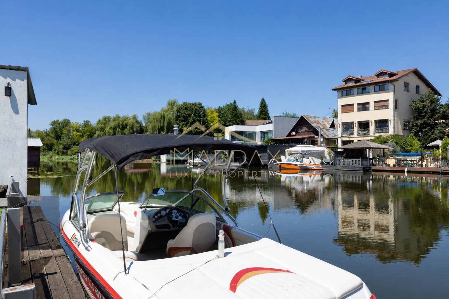 Vila Exclusivista cu 5 camere *3000mp curte si deschidere la lac* // Snagov - Poză 3