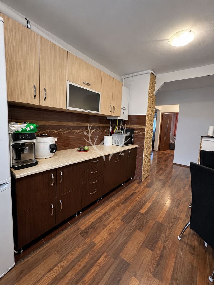 Apartament spatios cu 4 camere, zona centrala Apahida - Poză 3
