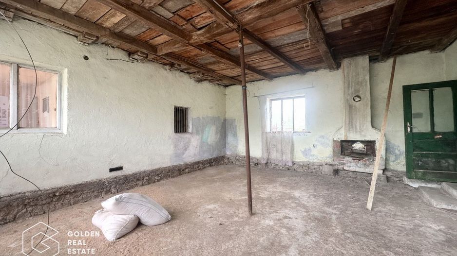 Casă cu teren generos 1.944 mp, Măgulicea, Vârfurile - Poză 11