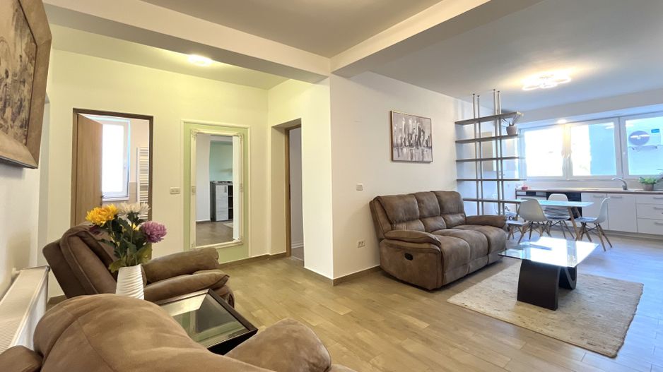 Apartament cu 3 camere,  spațios si primitor, in Soarelui- Sud Plaza - Poză 1