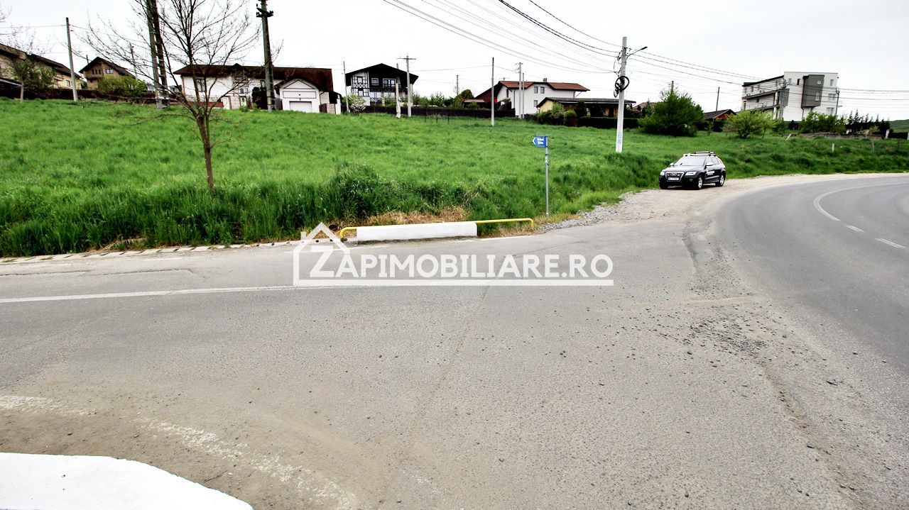 Teren Corunca la sosea cu utilitati 2 parcele de 500mp. - Poză 5
