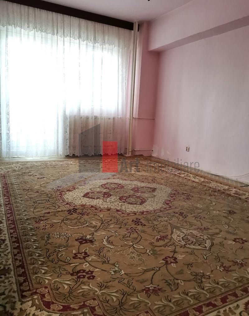APARTAMENT 3 CAMERE LACUL TEI - Poză 2