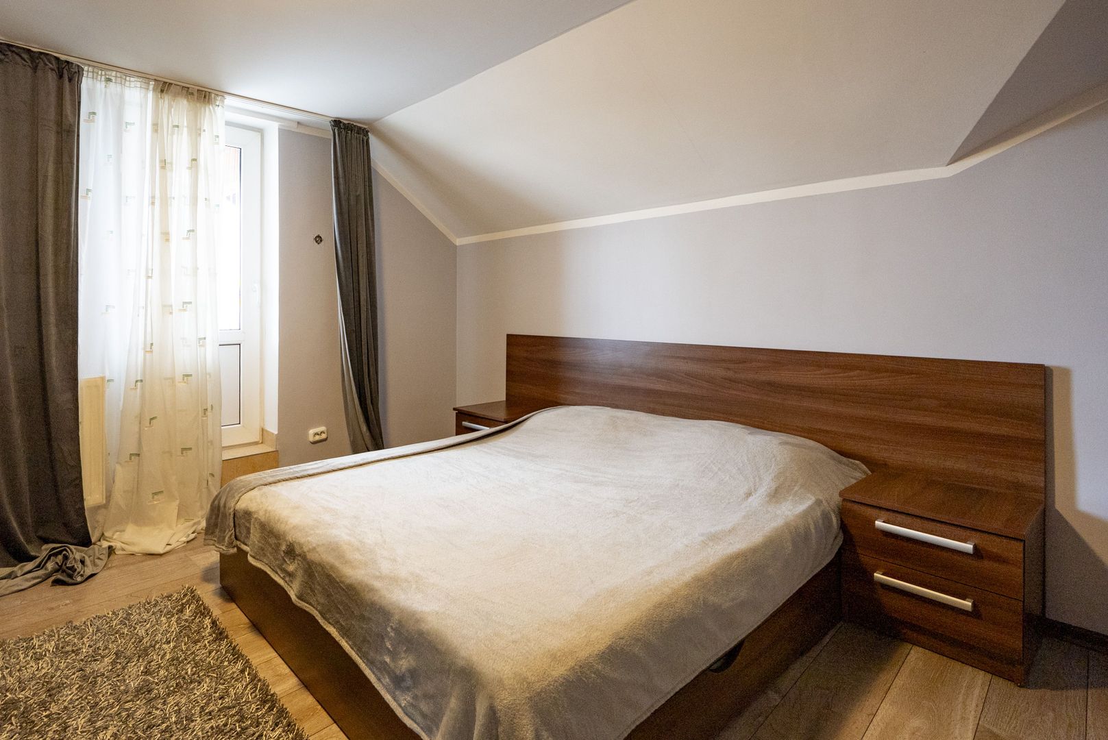 Apartament mare 3 camere 2 bai Decebal Dacia - Poză 10