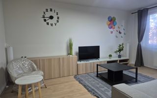 Inchiriez apartament 4 camere, complet renovat, - Poză 1