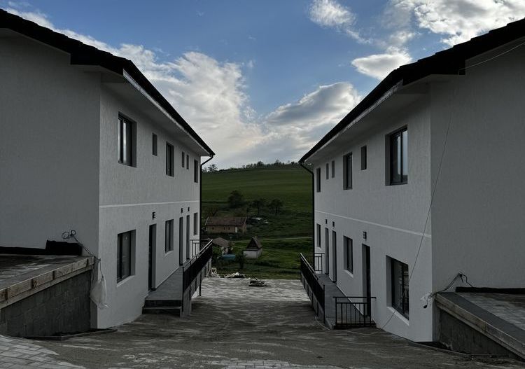 Casă triplex - garaj, pivnița, in Târgu Mureș - Poză 3