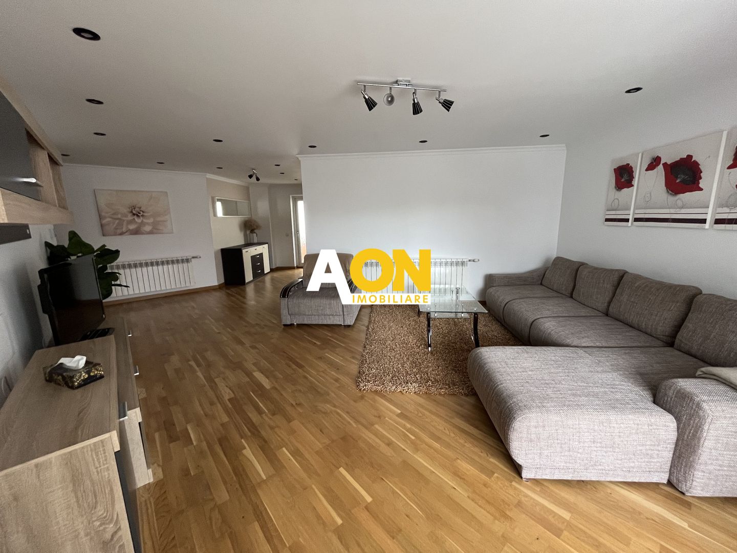 Apartament de inchriat cu 2 camere, terasa, loc de parcare - Poză 1