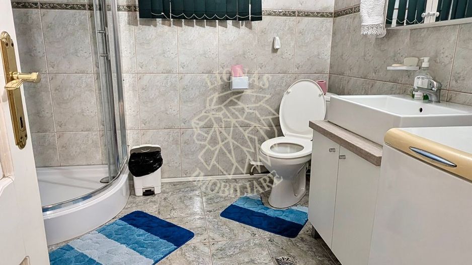 Casa 6 camere 244 mp+ Spatiu Comercial- teren 500 mp-Zona Han - Poză 7