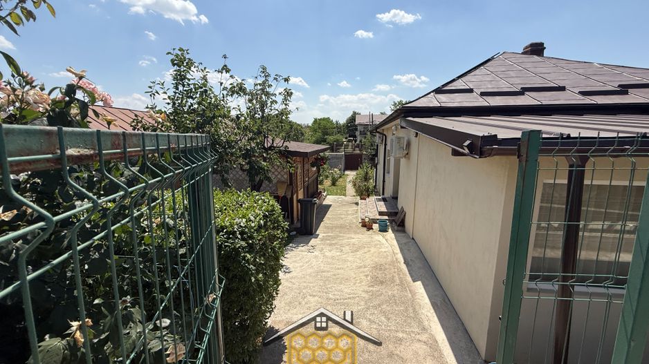 Casa individuala P+ Pod +Beci in sat Robanesti, 10 minute de Craiova - Poză 13