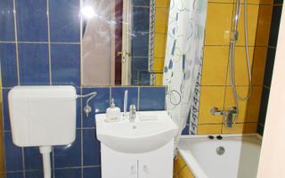 Apartament cu 3 camere mobilate,cartier Tractoru - Poză 7